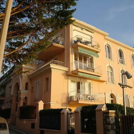 Pied Dans L'eau. Tres Charmant Apartment Cap-d'Ail